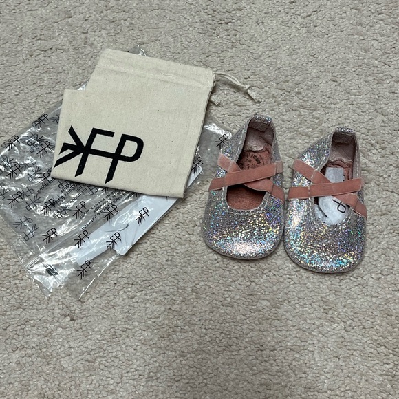 NIB Freshly Picked Infant sparkly ballet shoe - Picture 3 of 3